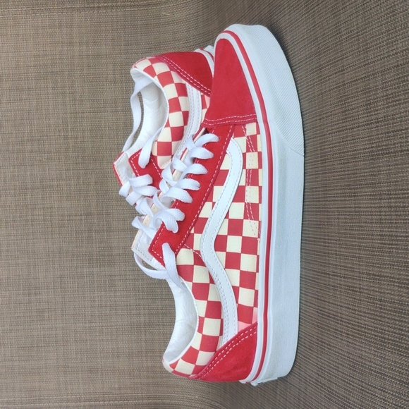 Vans Old Skool size 6.5 color racing red/ white - Picture 1 of 12
